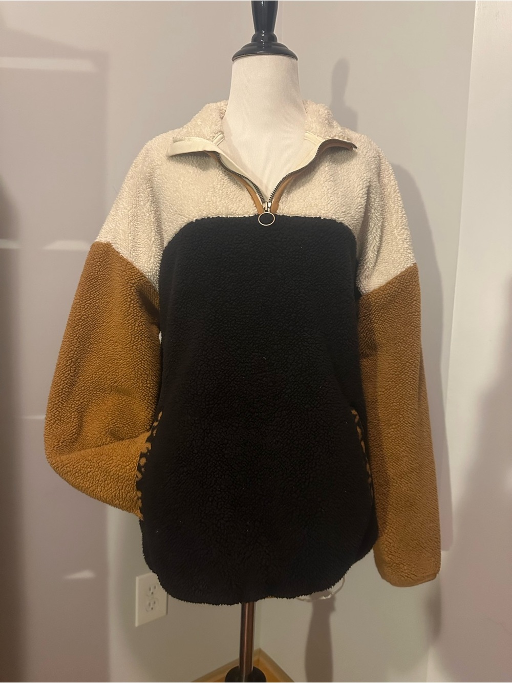 Time and Tru Colorblock Teddy Pullover - Black, Cream & Brown